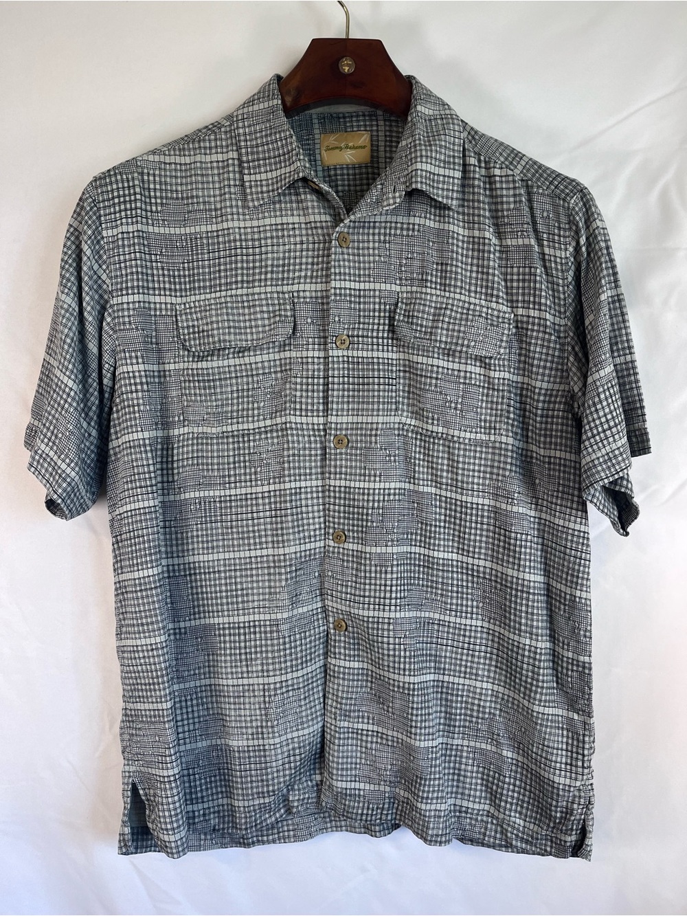 Tommy Bahama 100% Silk Button Front Shirt Mens Medium Gray Plaid Camp Casual